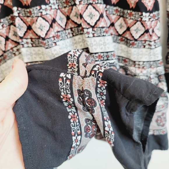 💕 Wild Blue Sadie Robertson Black Boho Romper Medium - Picture 10 of 15